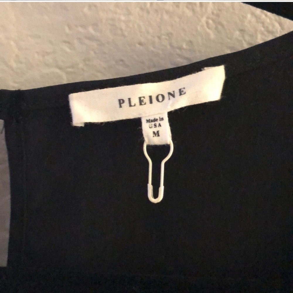 PLEIONE  Elegant Black Women's Top with Sheer Sleeve Floral Accents - Picture 6 of 6